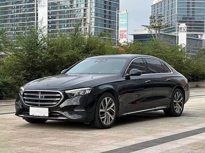 Фото 1 - Mercedes-Benz E-Class