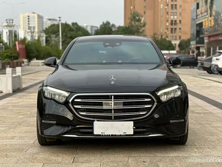Фото 2 - Mercedes-Benz E-Class