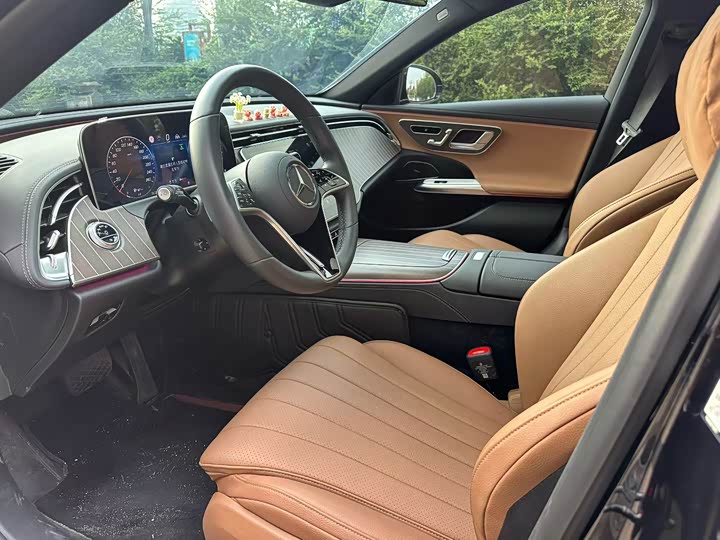 Фото 3 - Mercedes-Benz E-Class