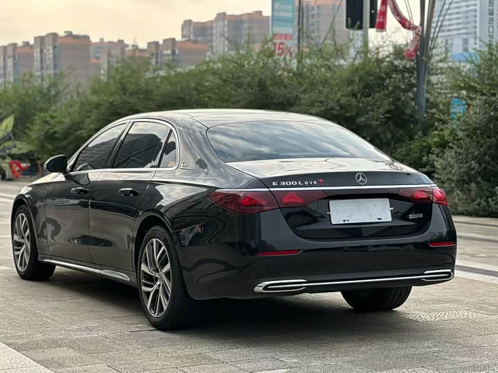 Фото 8 - Mercedes-Benz E-Class