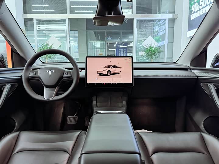 Фото 11 - Tesla Model Y