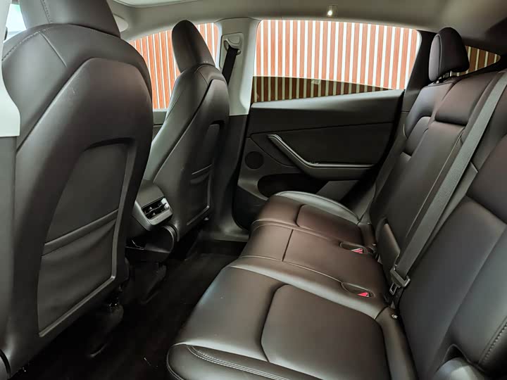 Фото 8 - Tesla Model Y