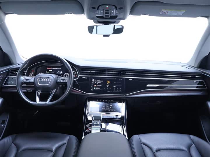 Фото 12 - Audi Q8