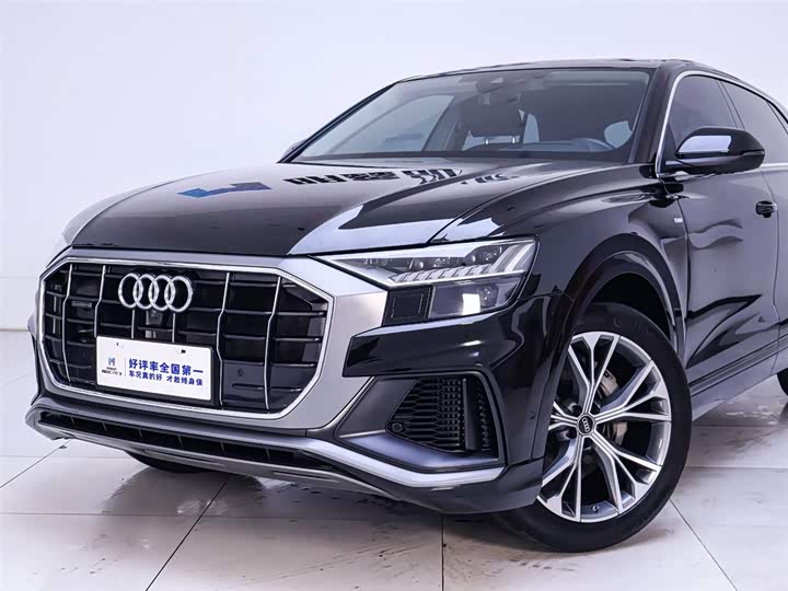 Фото 3 - Audi Q8