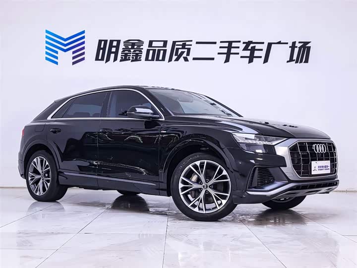 Фото 5 - Audi Q8