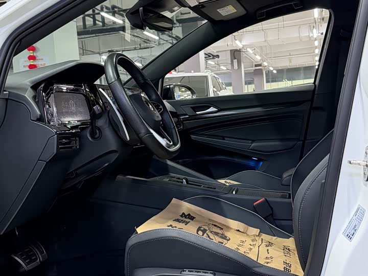 Фото 4 - Volkswagen Golf