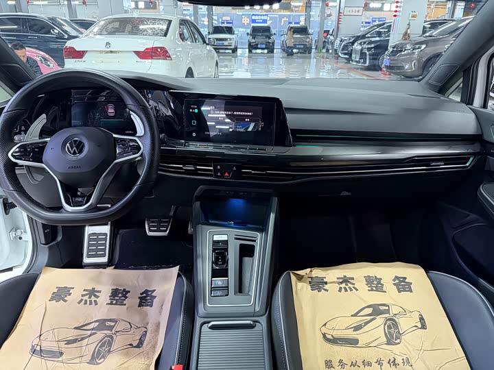 Фото 6 - Volkswagen Golf