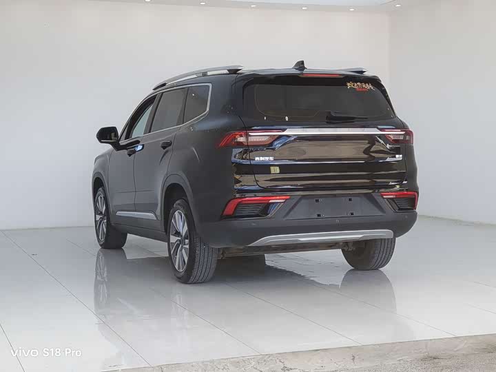 Фото 13 - Geely Okavango