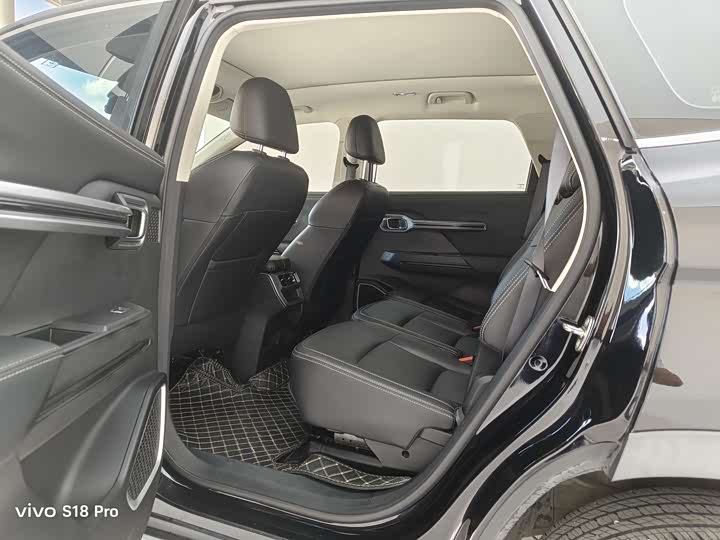 Фото 5 - Geely Okavango