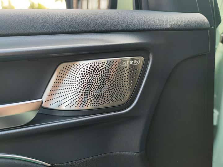 Фото 25 - Tank 300