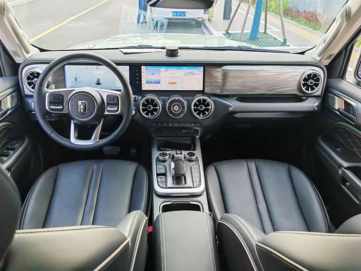 Фото 8 - Tank 300