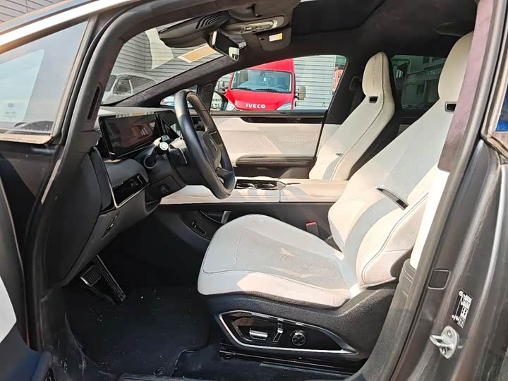 Фото 5 - HiPhi X