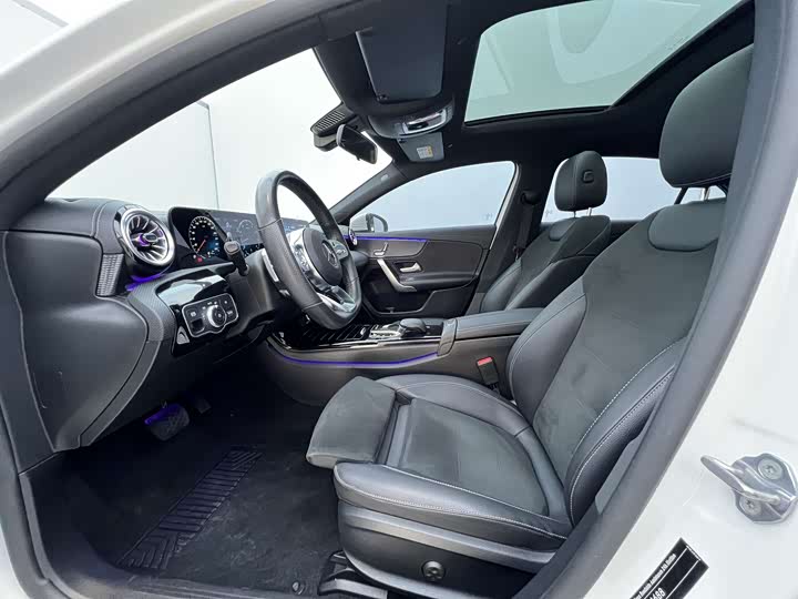 Фото 8 - Mercedes-Benz A-Class