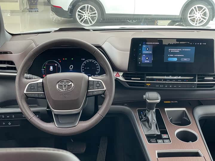 Фото 22 - Toyota Granvia