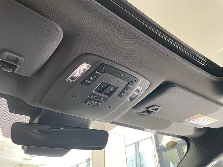 Фото 29 - Toyota Granvia