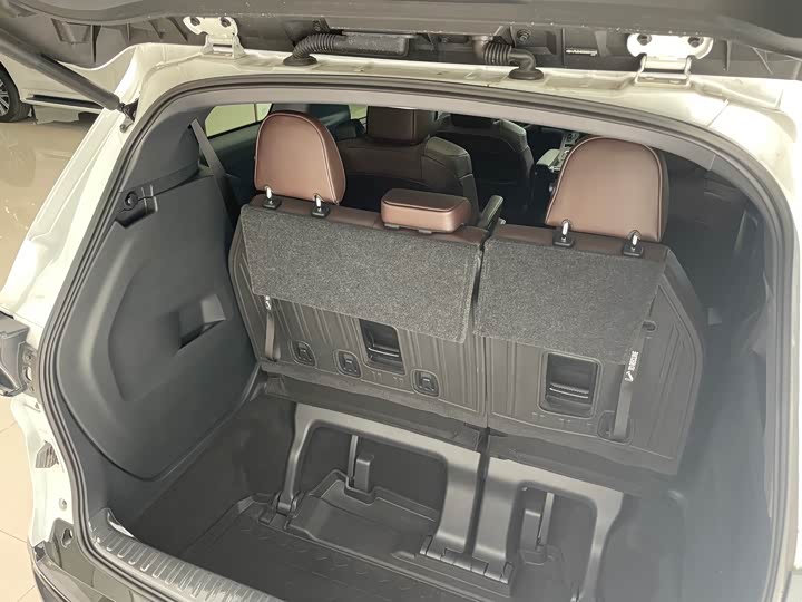 Фото 36 - Toyota Granvia