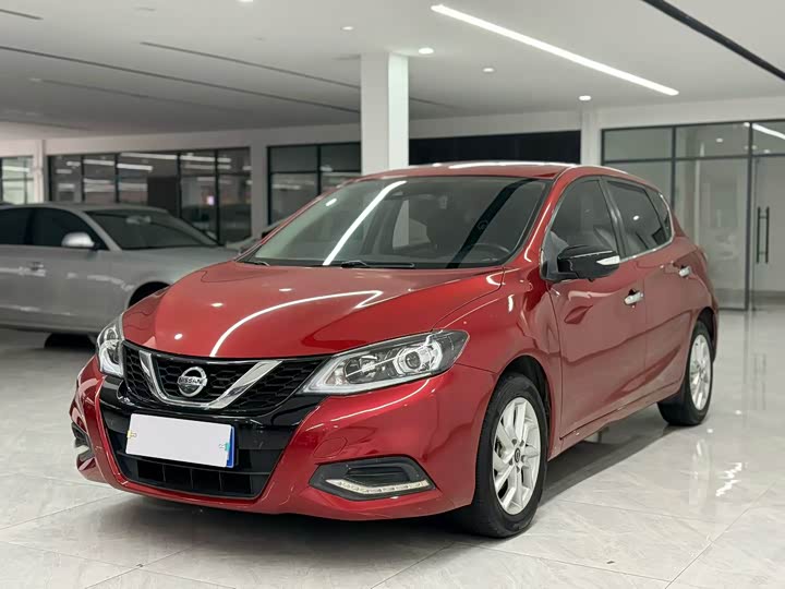 Фото 1 - Nissan Tiida