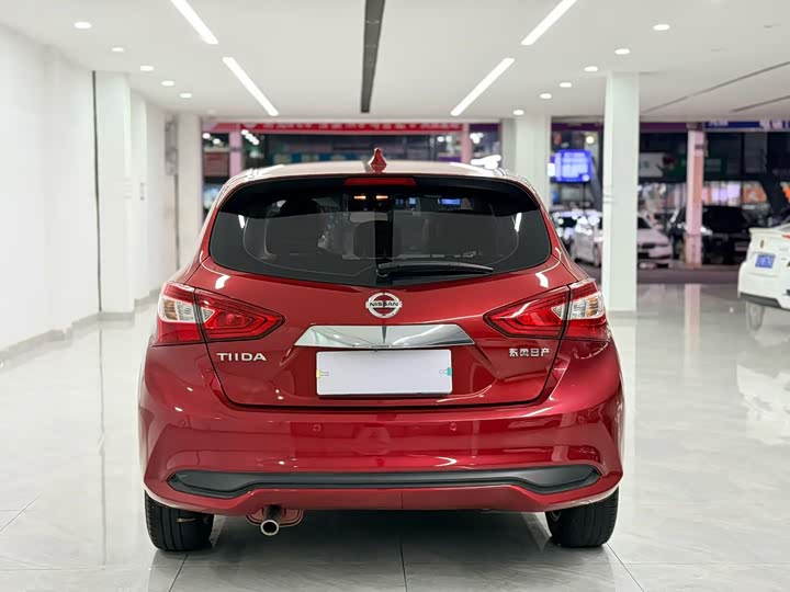 Фото 5 - Nissan Tiida