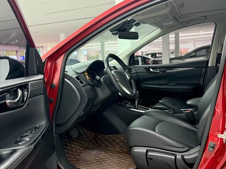 Фото 7 - Nissan Tiida