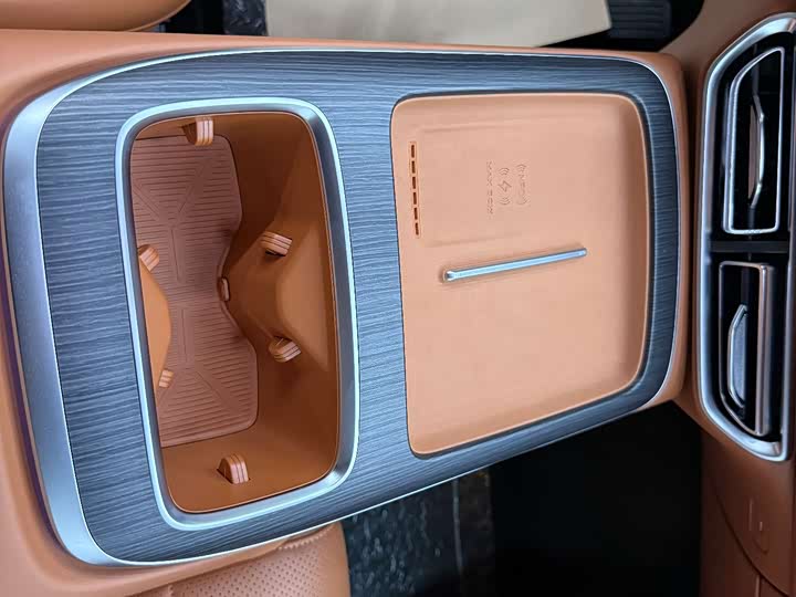 Фото 19 - Changan Deepal S09