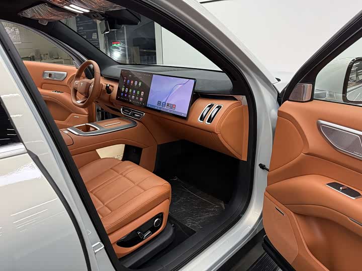 Фото 9 - Changan Deepal S09