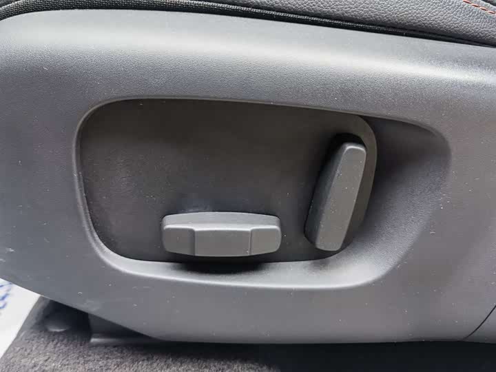 Фото 14 - Land Rover Discovery Sport