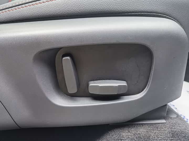 Фото 16 - Land Rover Discovery Sport