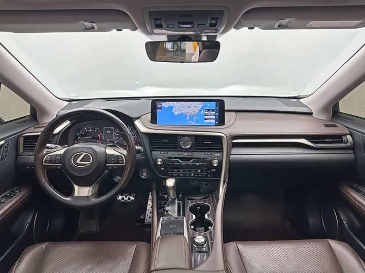 Фото 22 - Lexus RX