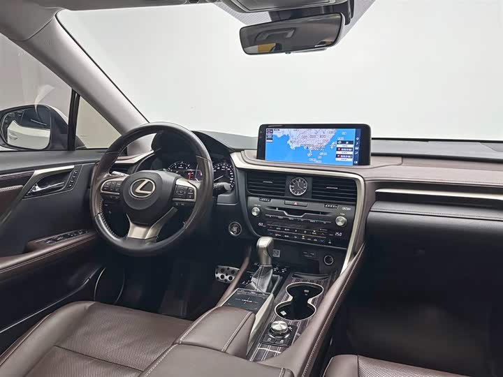 Фото 23 - Lexus RX