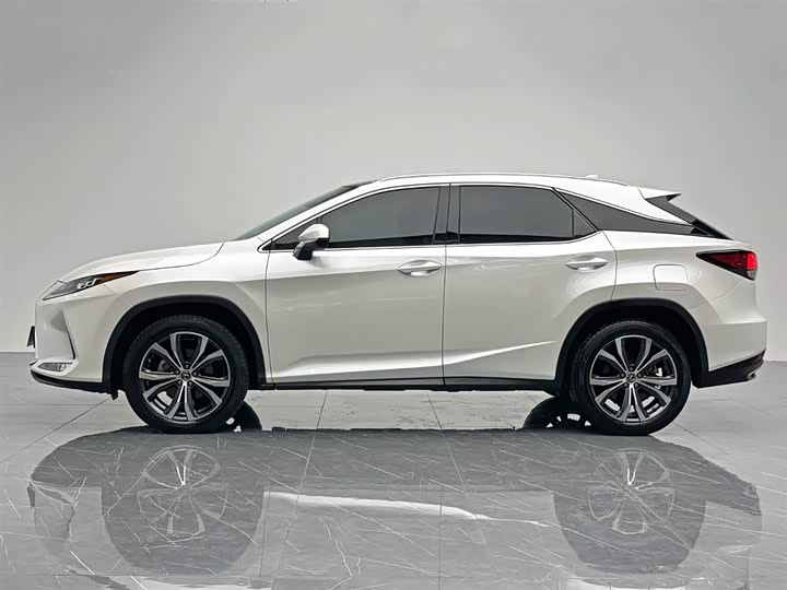 Фото 3 - Lexus RX