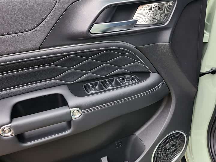 Фото 11 - Tank 300