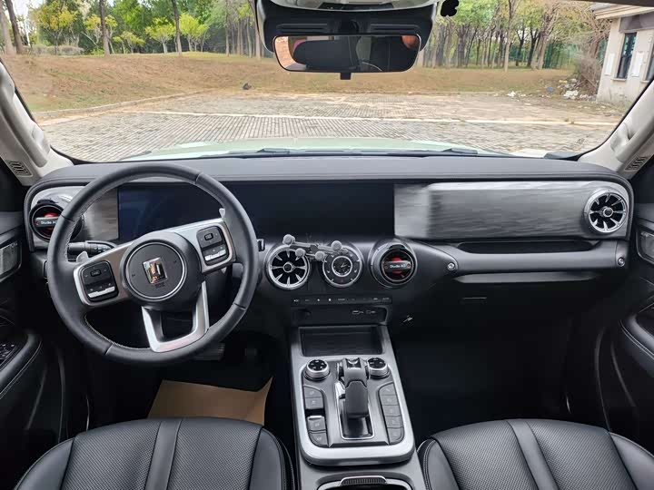 Фото 4 - Tank 300