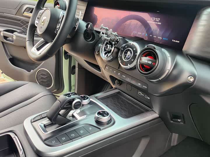 Фото 6 - Tank 300