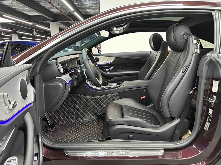 Фото 5 - Mercedes-Benz E-Class