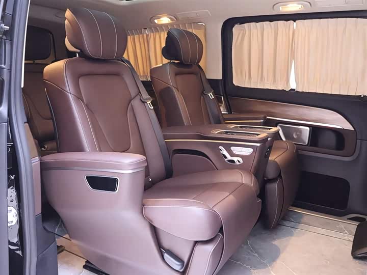 Фото 20 - Mercedes-Benz V-Class