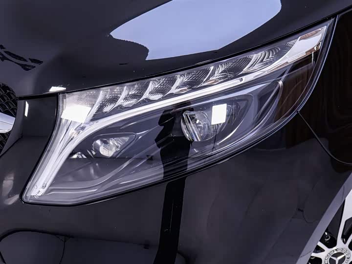 Фото 4 - Mercedes-Benz V-Class