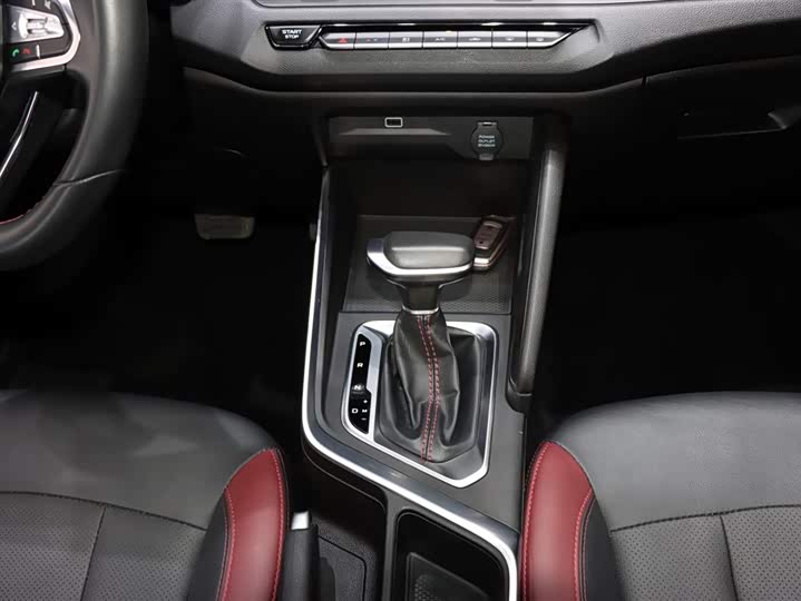 Фото 15 - Geely Vision X3