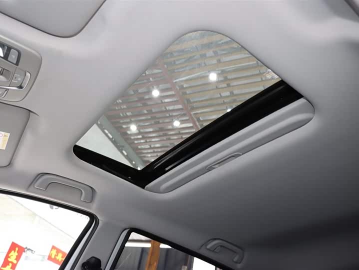 Фото 16 - Geely Vision X3