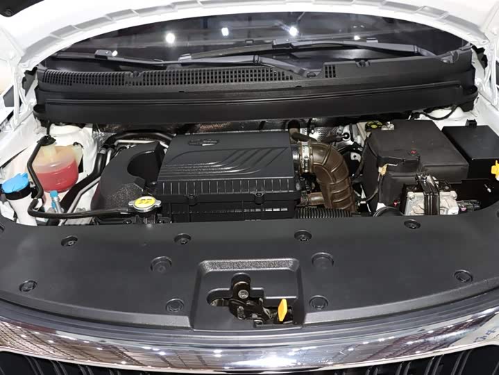 Фото 19 - Geely Vision X3