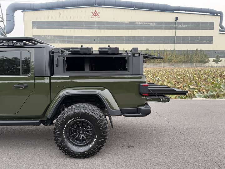 Фото 10 - Jeep Gladiator