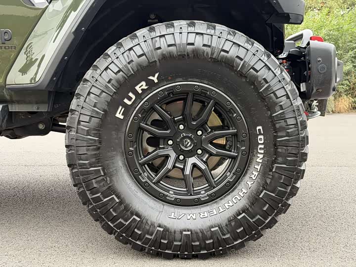 Фото 14 - Jeep Gladiator