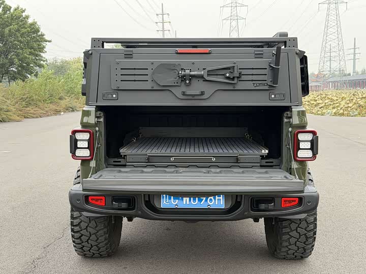 Фото 8 - Jeep Gladiator