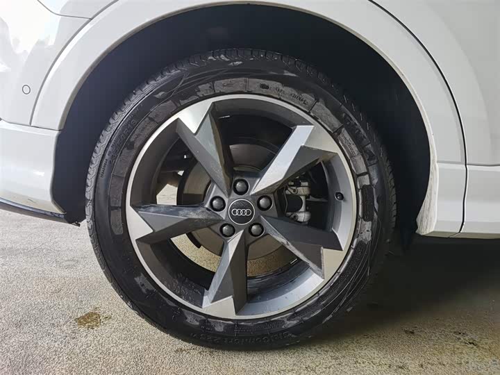 Фото 11 - Audi Q3