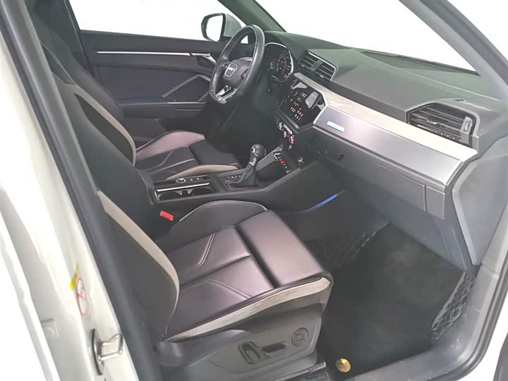 Фото 6 - Audi Q3