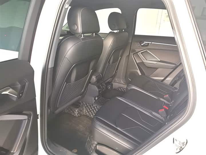 Фото 9 - Audi Q3