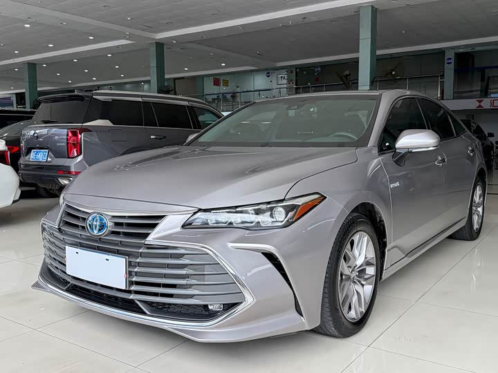 Фото 2 - Toyota Avalon