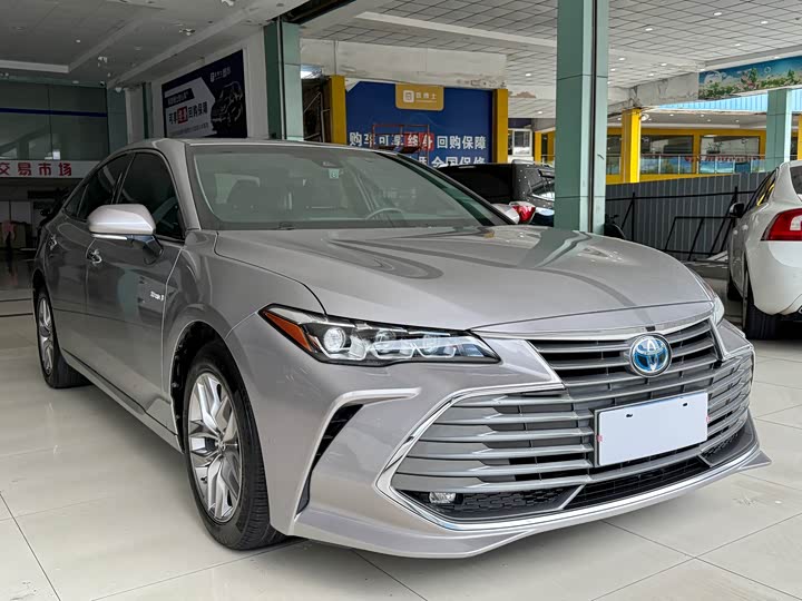 Фото 4 - Toyota Avalon