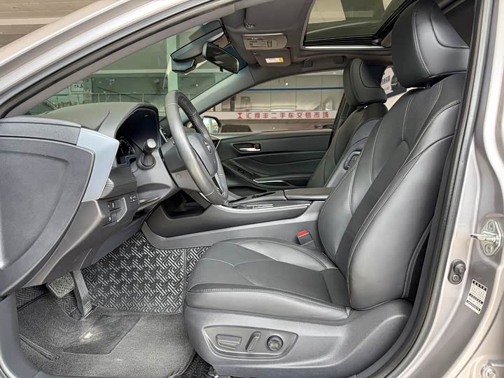 Фото 6 - Toyota Avalon