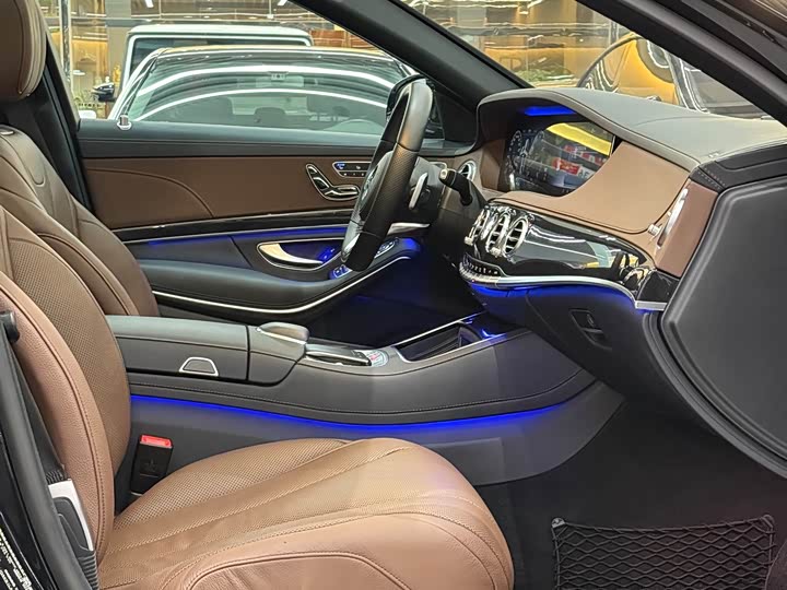 Фото 16 - Mercedes-Benz S-Class