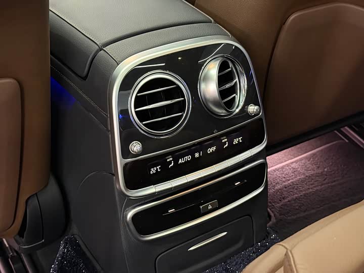 Фото 19 - Mercedes-Benz S-Class